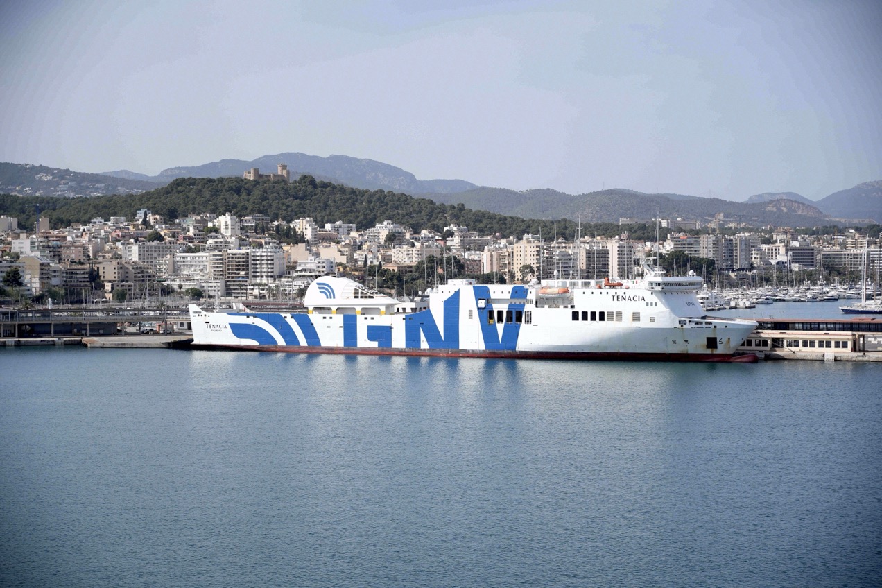 Die GNV-Fähre Tenacia im Hafen von Palma de Mallorca